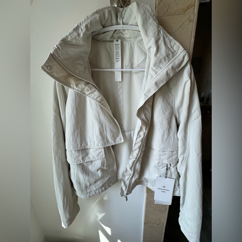 NWT Lululemon Always Effortless jacket size 6 color bone